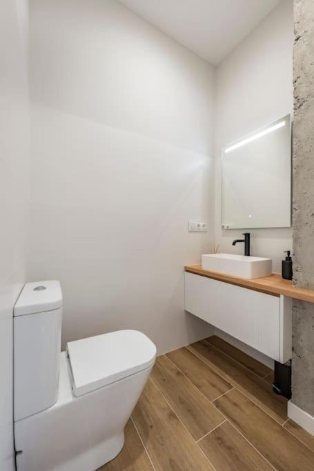 Apartment White Tree By Arca Azahar